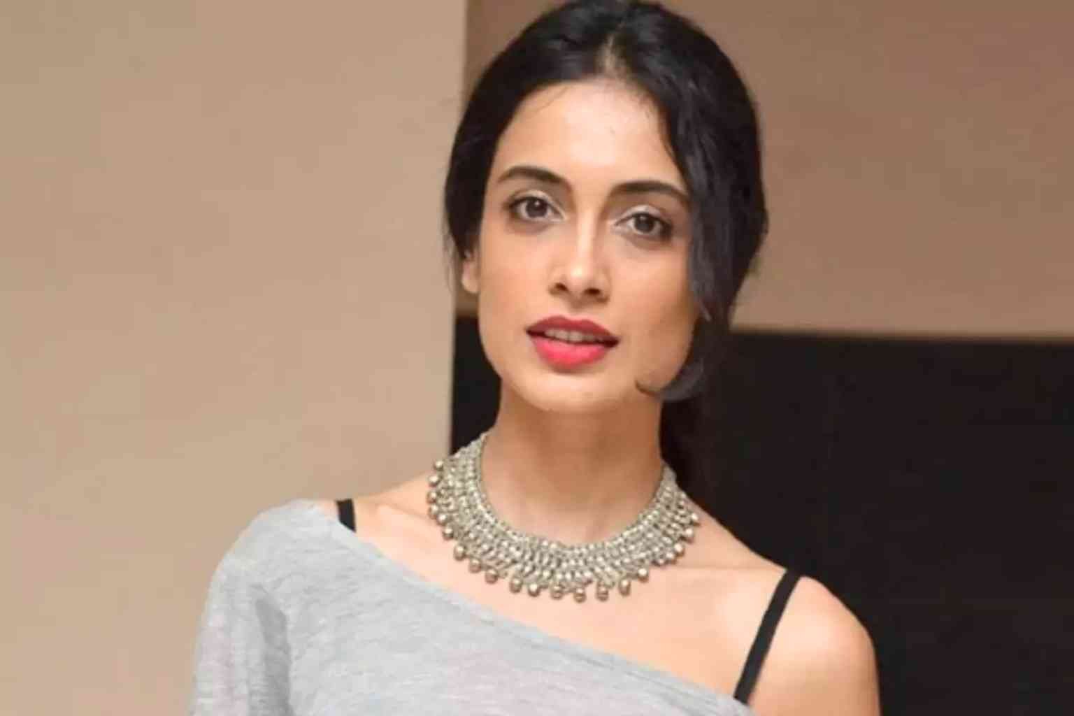 sarah jane dias